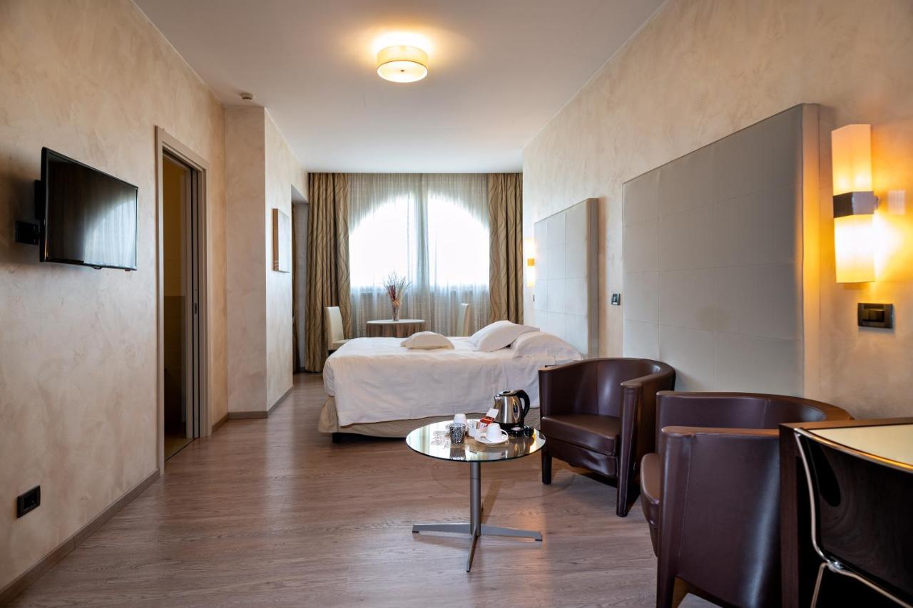 Hotel La Cartiera Виньола Экстерьер фото