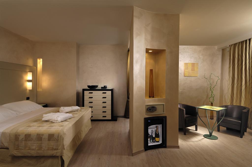 Hotel La Cartiera Виньола Экстерьер фото